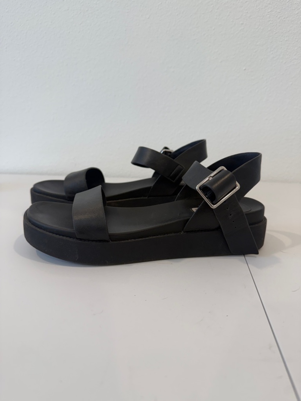 Steve Madden Steve Madden Rileey Sandal Black Double-Strap - Picture 5 of 6